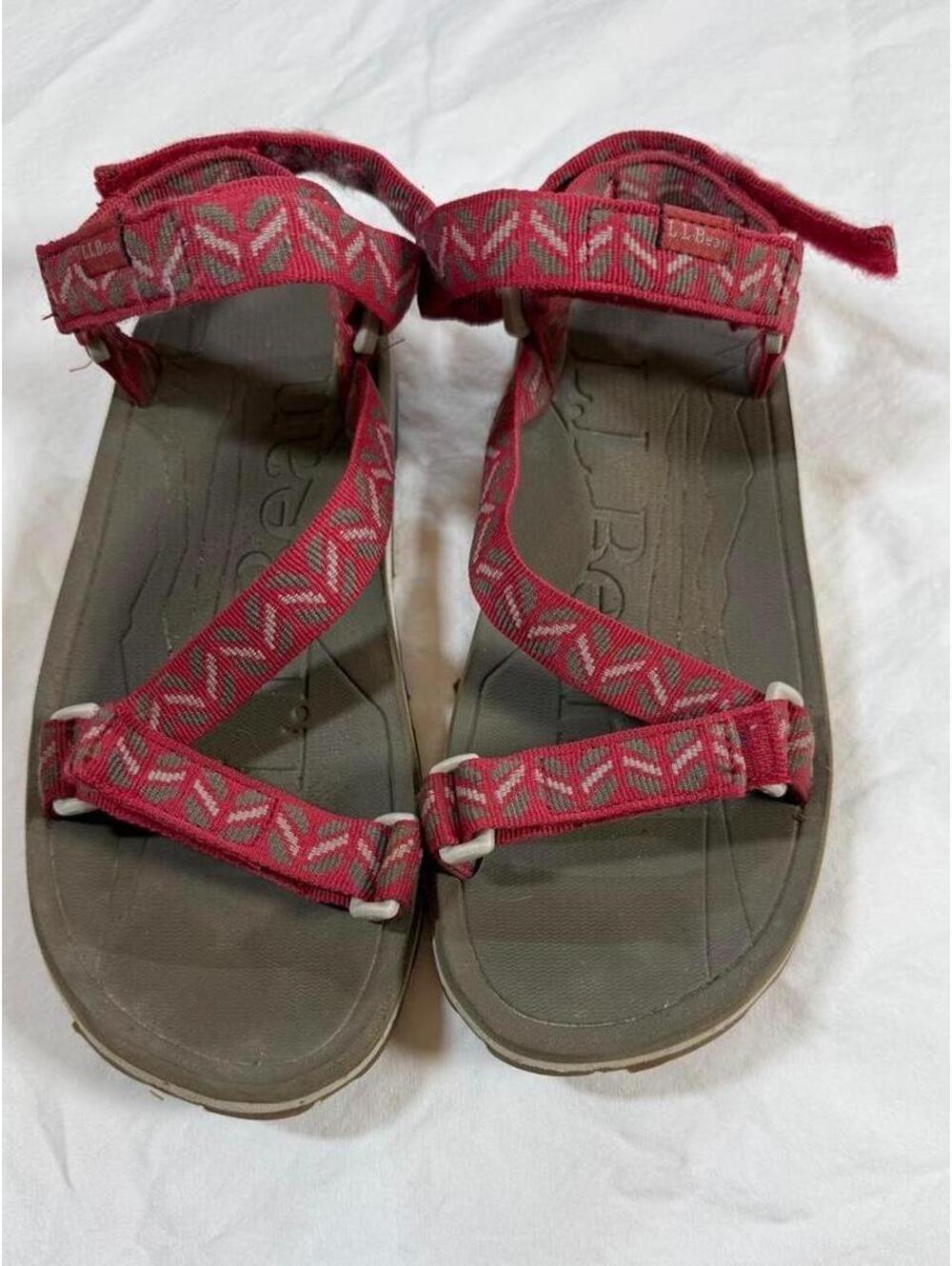 L.L. Bean strappy sandals women’s size 8